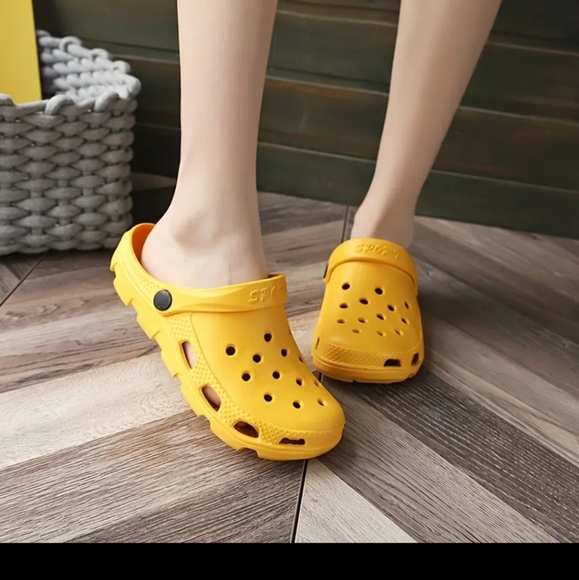 1 Pair New Fashion Croc look-alikes - Picture 6 of 12